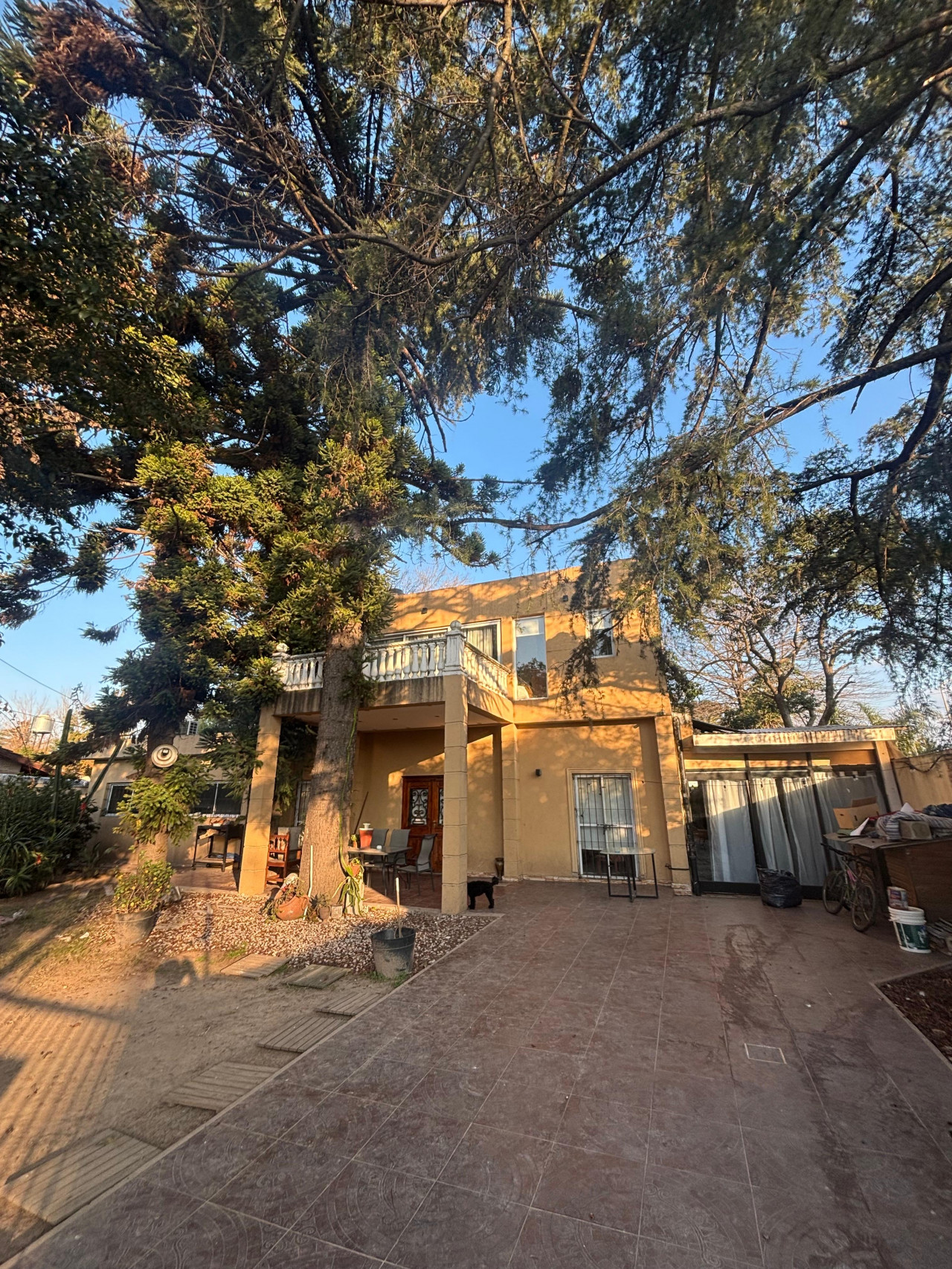 HERMOSA CASA CON UN GRAN TERRENO!!